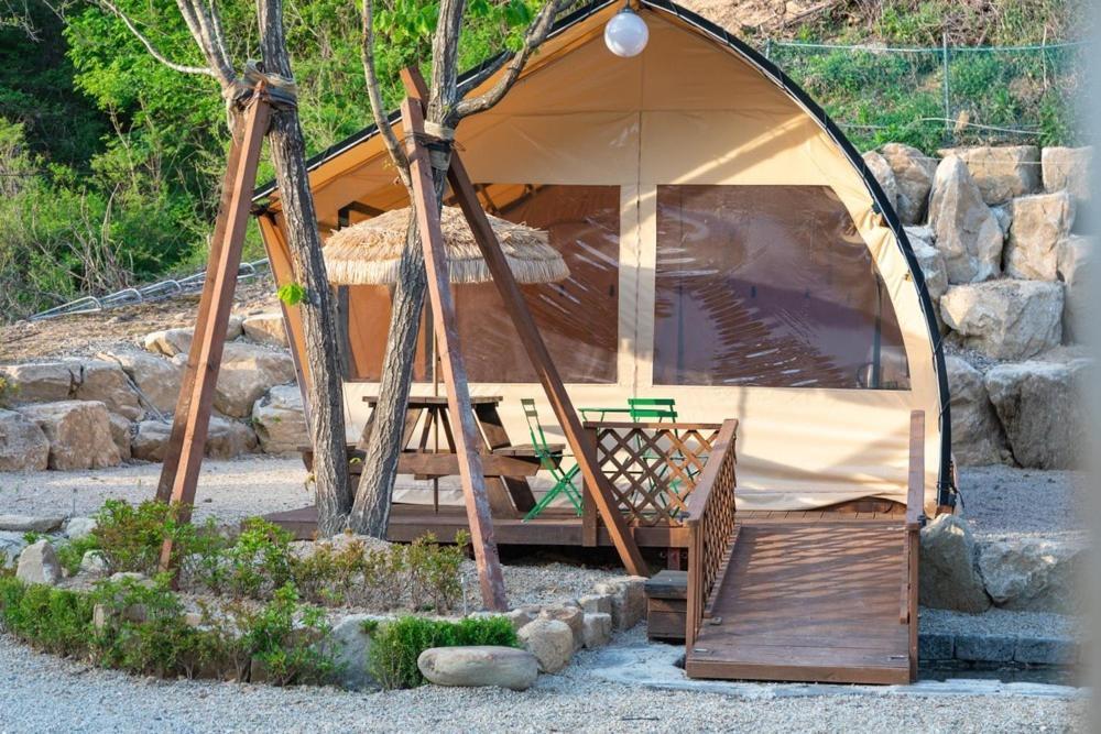 Inje Naerincheon Glamping Ξενοδοχείο Εξωτερικό φωτογραφία